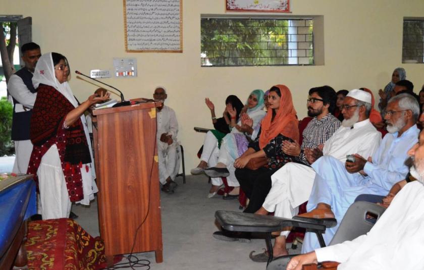 Slideshow: Assisting Rural Women in Mangla, Pakistan