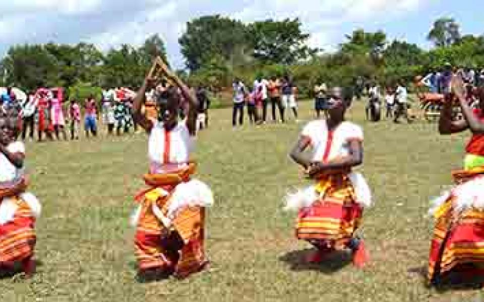 GreatLakesAfrica-WomensDay2017_Girls dancing (1).jpg